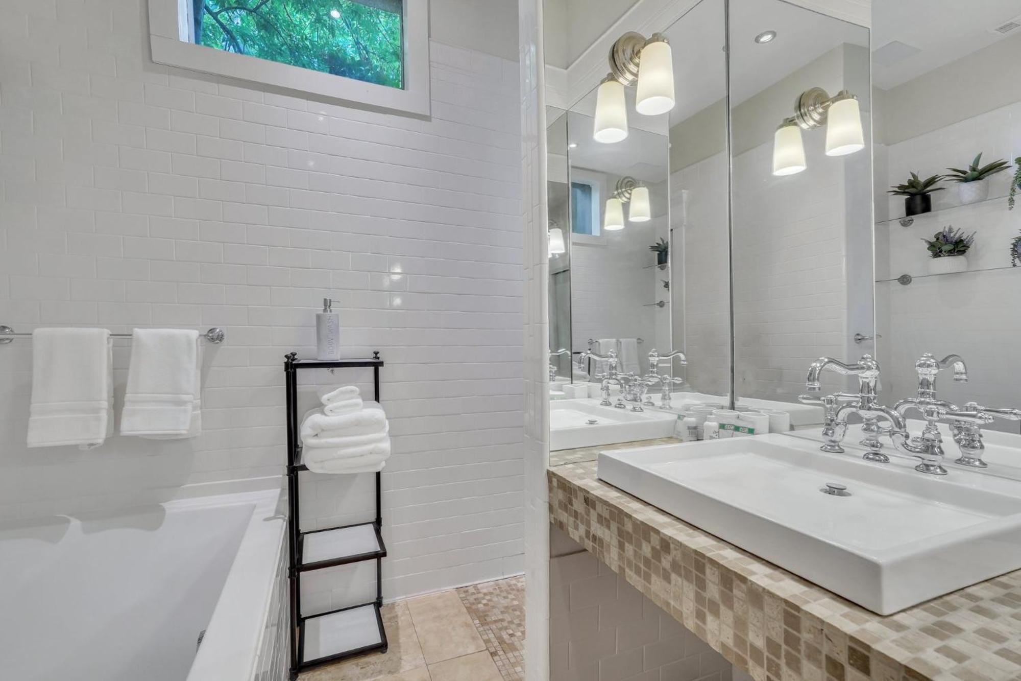 The Lincoln Loft, Near Forsyth Park With Free Parking Villa Savannah Exterior photo